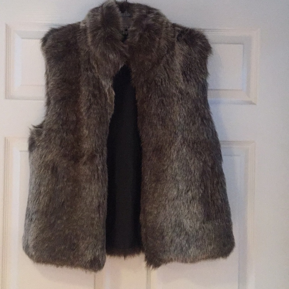 Women’s reversible Med faux fur vest